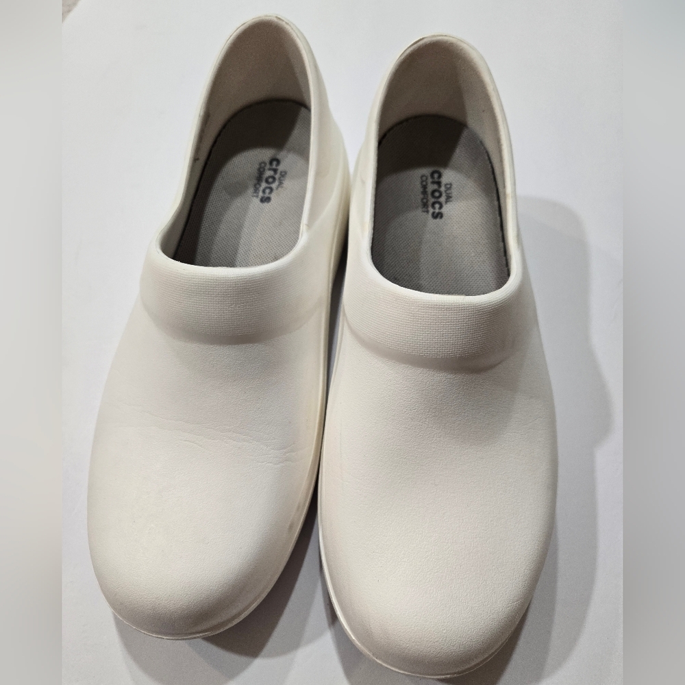 Crocs Unisex Classic Clogs Size 9 White Rubber, Lightweight, Slip-On
